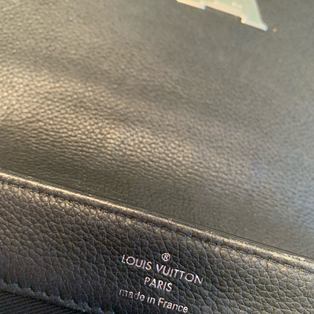 ‼️FINAL SALE‼️Lockme 11 BB Noir calfskin bag. - Picture 9 of 10